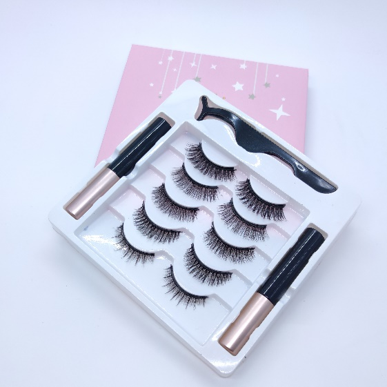 Ciglia magnetiche con eyeliner: il trucco di bellezza definitivo