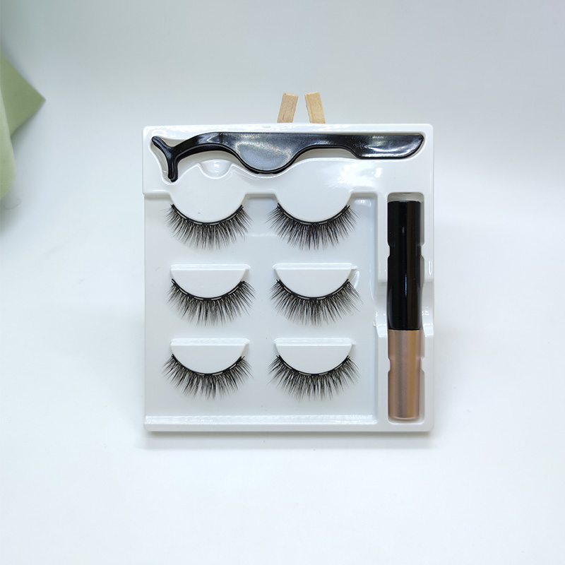 Kit 3 paia di ciglia magnetiche con applicatore di pinzette